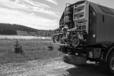 Leicht absetzbarer Koffer & MZ